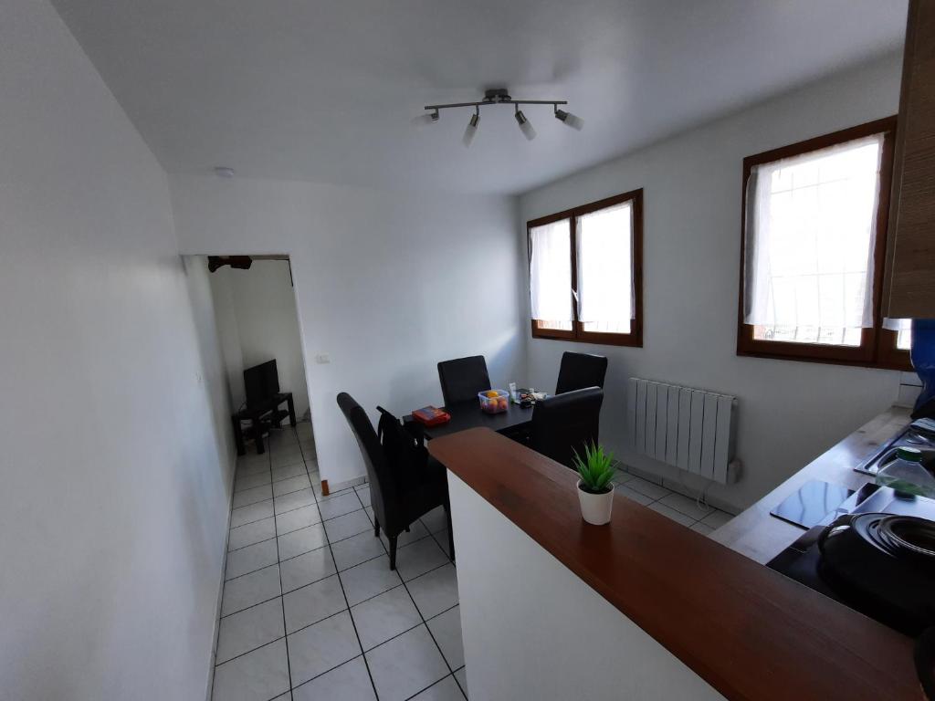 Appartement Proche Zone Industrielle Wi-Fi Netflix 4 Rue Ribaut, Porte 5 59600 Maubeuge