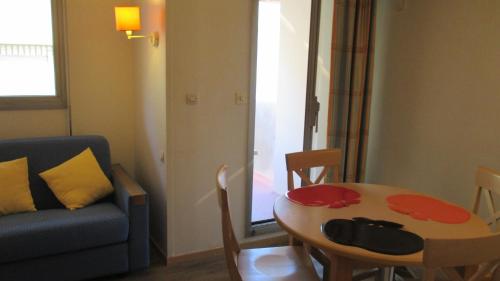 Promenade des Bains Apartment