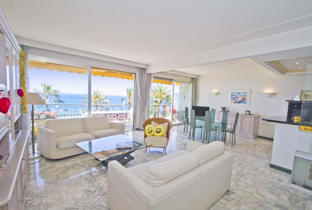 PROMENADE HOLIDAY - SEA FRONT PALATIN Promenade des Anglais 43, 06000 Nice