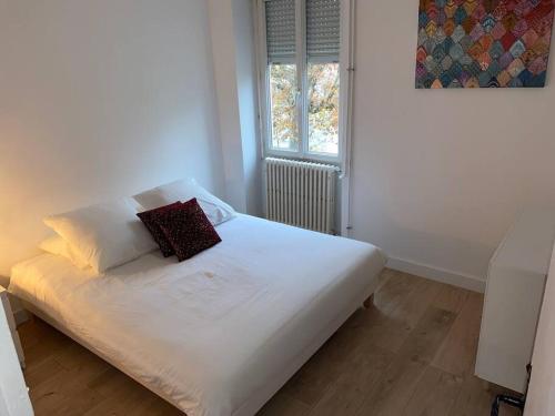 Propre spacieux rénové pratique proche centre