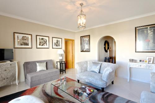 Protea CleverDetails 214, Located in heart of Vilamoura Sleeps 2 adults, 1child