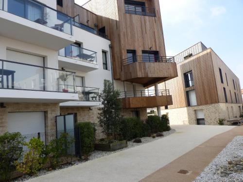QUAI 2 Les MINIMES