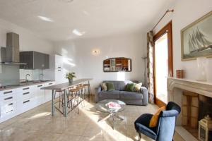 Quai St Pierre 2 bedrooms apt with sea view