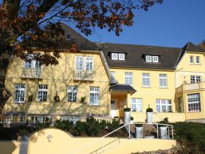 Quaint Apartment in Bad Pyrmont with Balcony near River