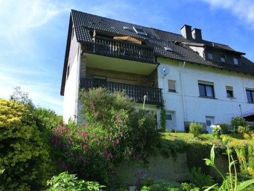 Quaint Apartment in Gro almerode near the Forest