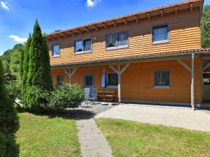 Quaint Apartment in H ddingen with Garden