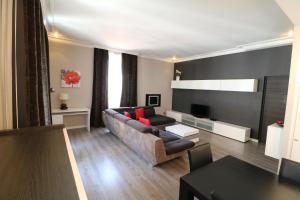 Quality 2 bedroom 9 mins from the Palais 342