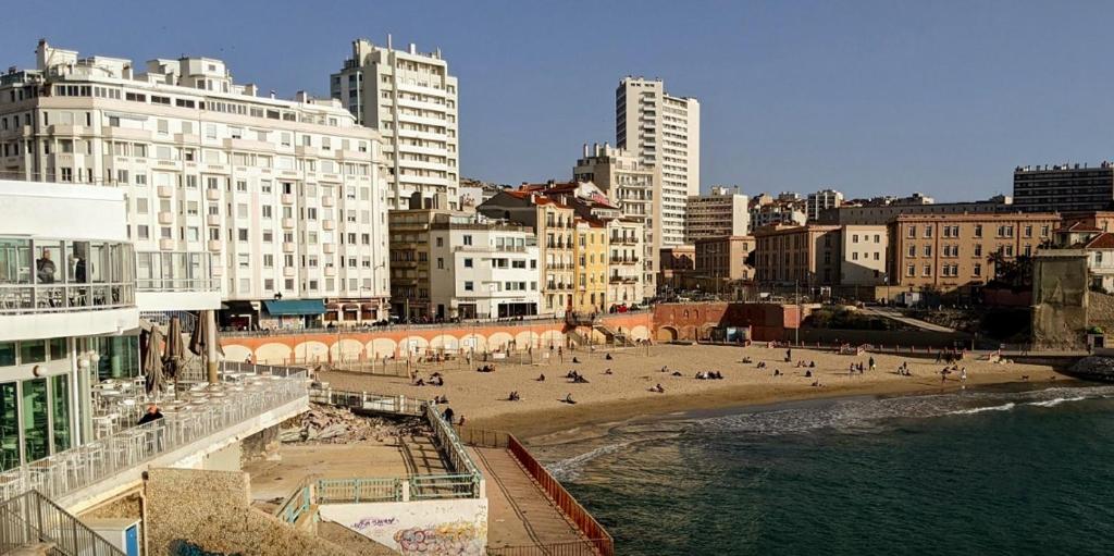 Quality 2 bedroom Pasteur, 5 mins from Croisettte 352 06400 Cannes