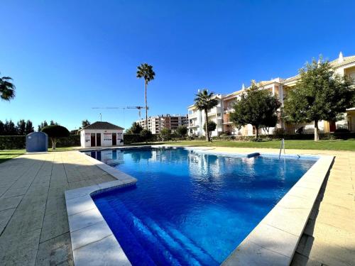 Quarteira Elegant With Pool by Homing