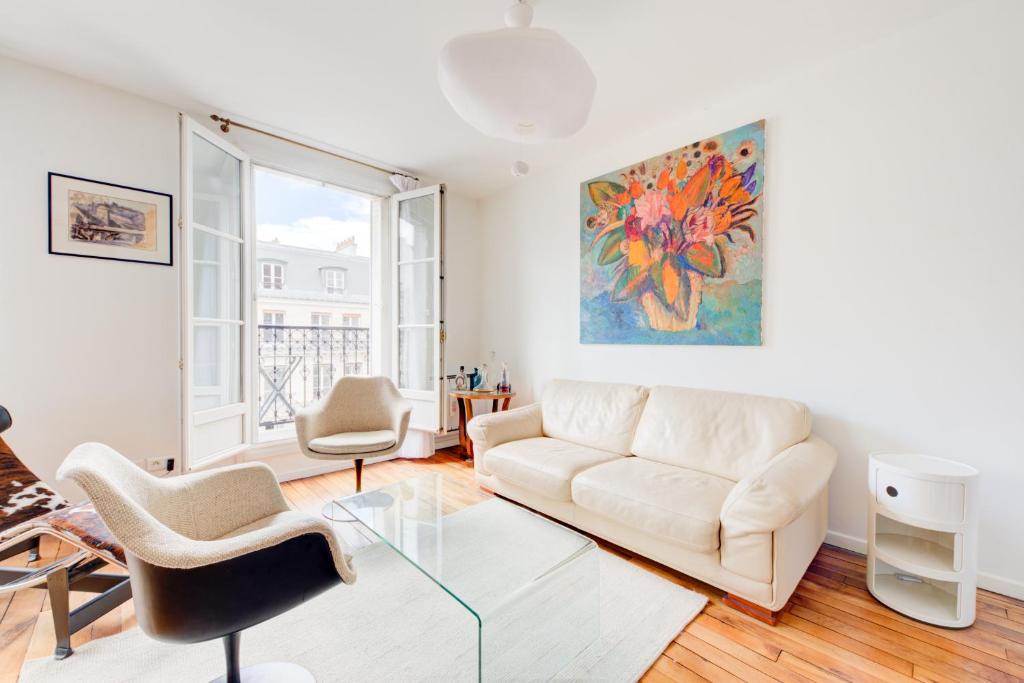 Appartement Quartier latin 4p au pied du métro 39 rue Monge 75005 Paris