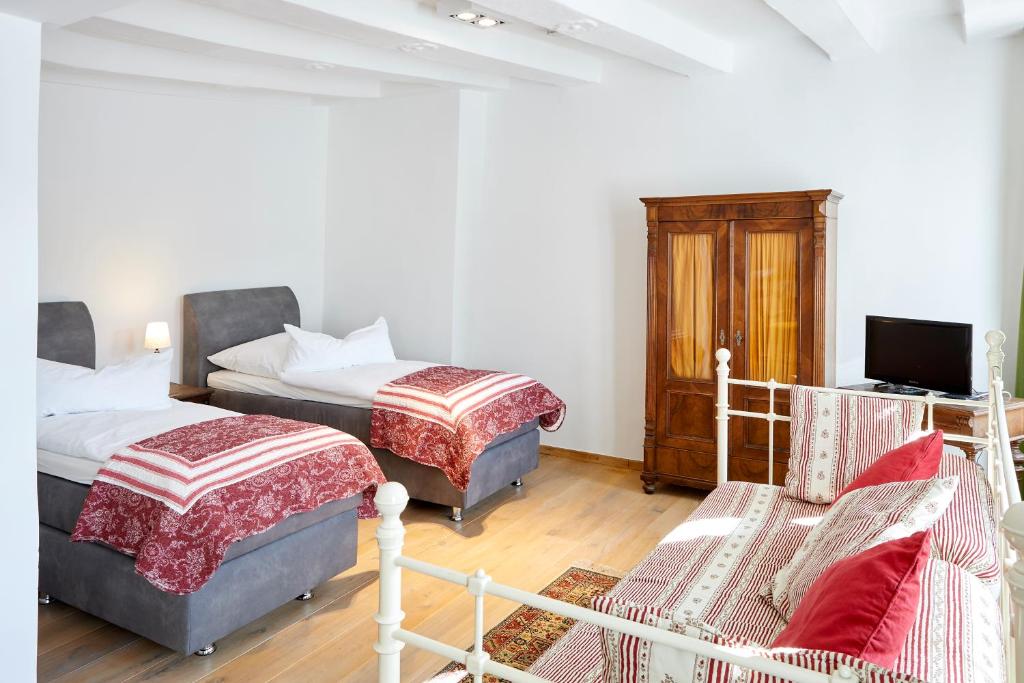 Quellenhof - Wohnen im Denkmal - Wohnung \ 9 Am Hirtenturm, 53945 Blankenheim