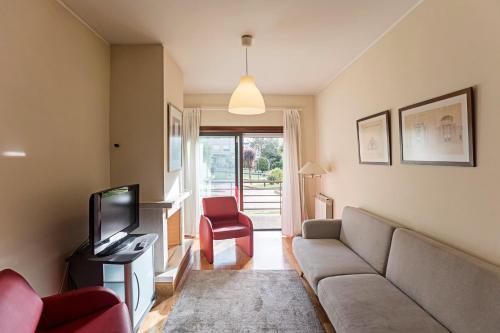 Quiet 2BR Flat w/ Balcony by LovelyStay