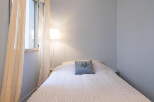 Quiet and bright studio with view on the garden