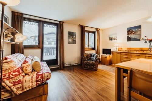 Quiet apartment but close to the city center