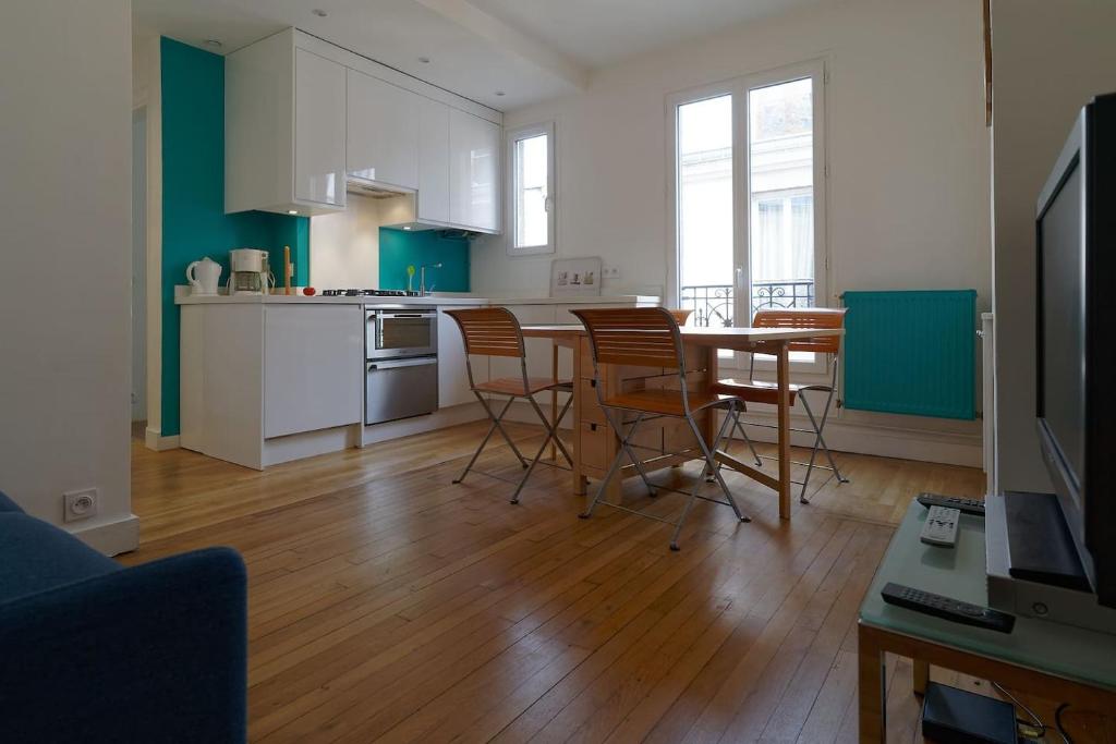 Quiet apartment near Montmartre 74 Rue Myrha, 75018 Paris