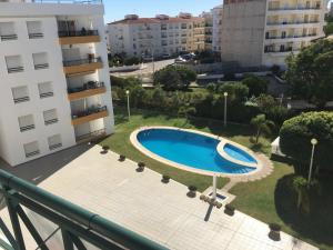 Quiet apartment overlooking the swimming pool