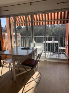Quiet apartment with balcony near the beach