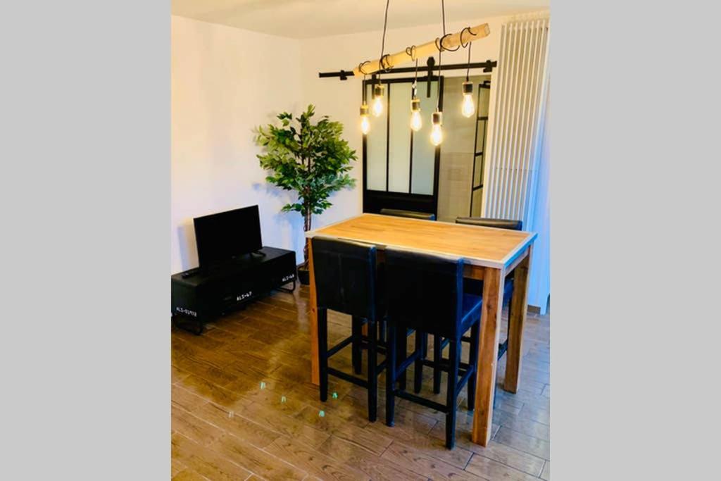 Quiet apartment with balcony near the slopes