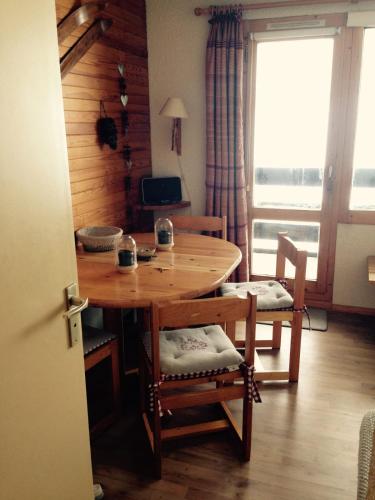 Quiet apartment with balcony near the slopes