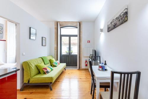 Quiet Central Flat - Movie Theatre Trindade