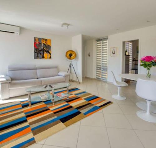 Quiet cocoon in the heart of Nice