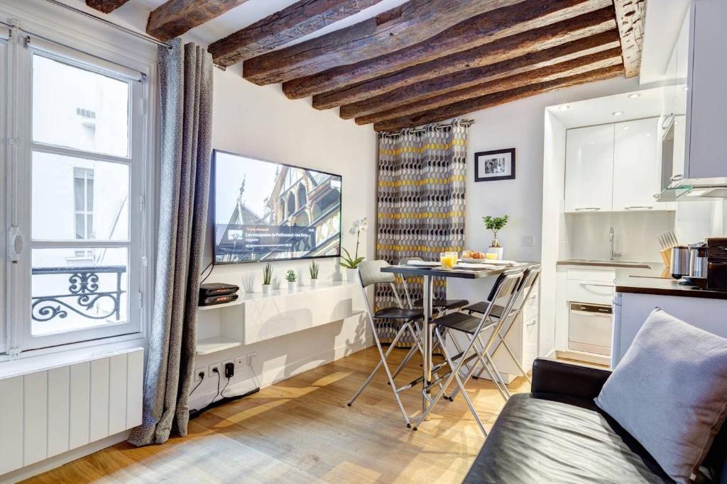 Appartement Quiet, Cozy, Design Apartment in Paris 29 Rue des Rosiers 75004 Paris