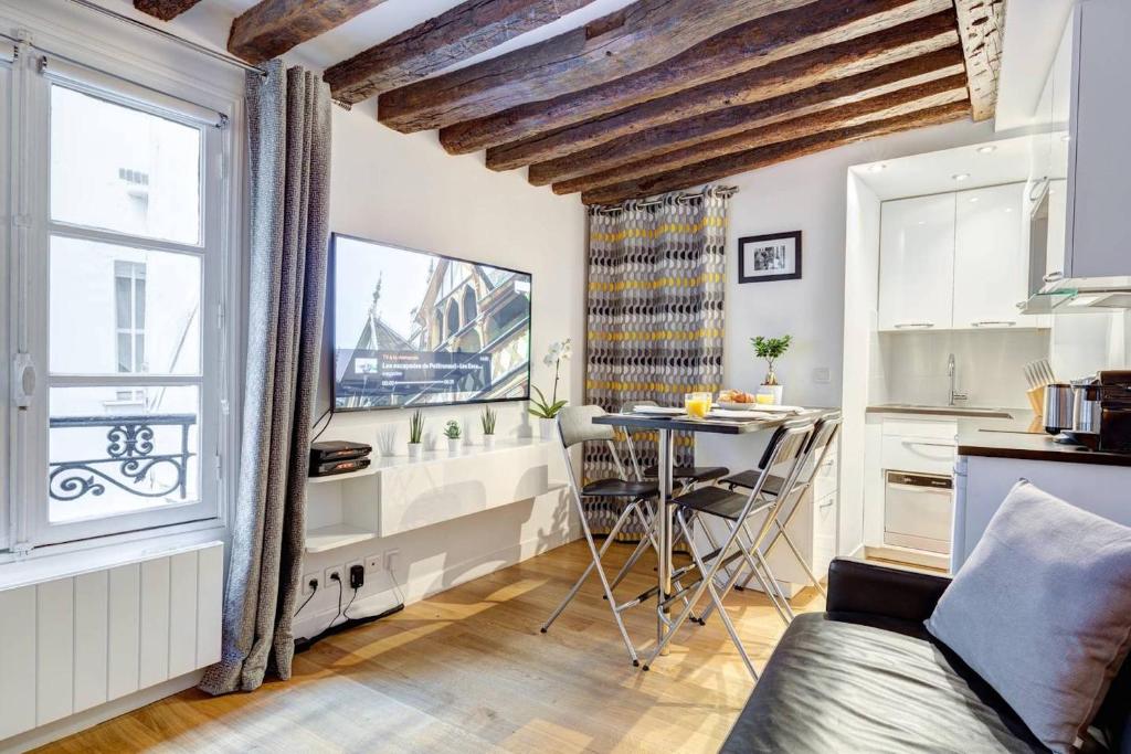 Quiet, Cozy, Design Apartment in Paris 29 Rue des Rosiers, 75004 Paris