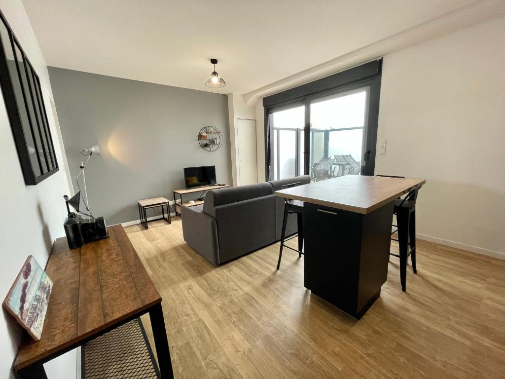 Quiet cute 1 bedroom with terrace - Dodo et Tartine 83250 La Londe-les-Maures