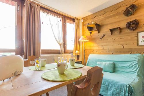 quiet studio with terrace view on Mont-Blanc