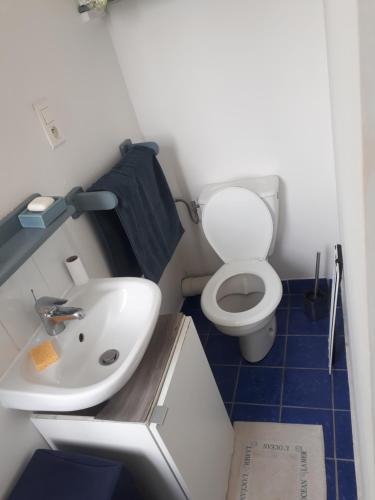 Quimper : studio de 27m2 avec petite chambre a 5 min a pied du centre ville