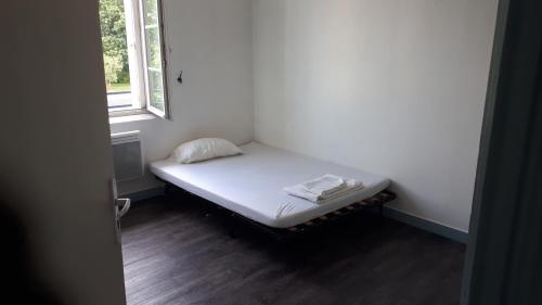 Quimper : studio de 27m2 avec petite chambre a 5 min a pied du centre ville