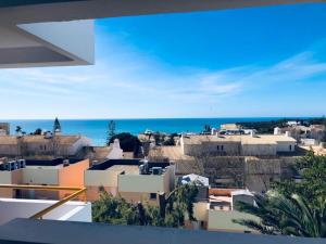 Quinta das Palmeiras, Sea View and Pool in Porches