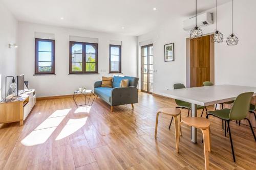 Quinta dos Arcos 2BR w/ AC & Pool by LovelyStay