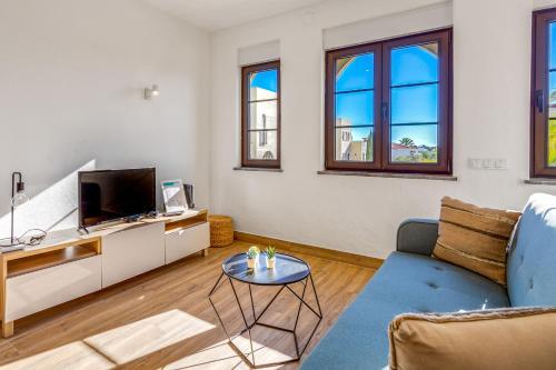 Quinta dos Arcos 2BR w/ AC & Pool by LovelyStay