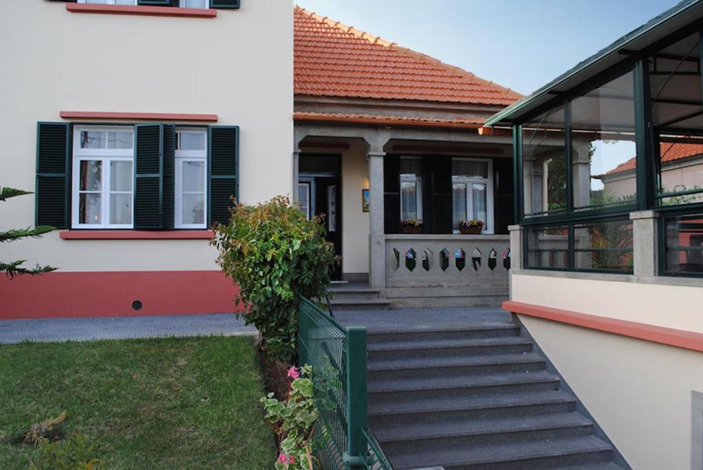 Quinta Mar & Sol Rua Dr. Pita N 14, 9000-176 Funchal