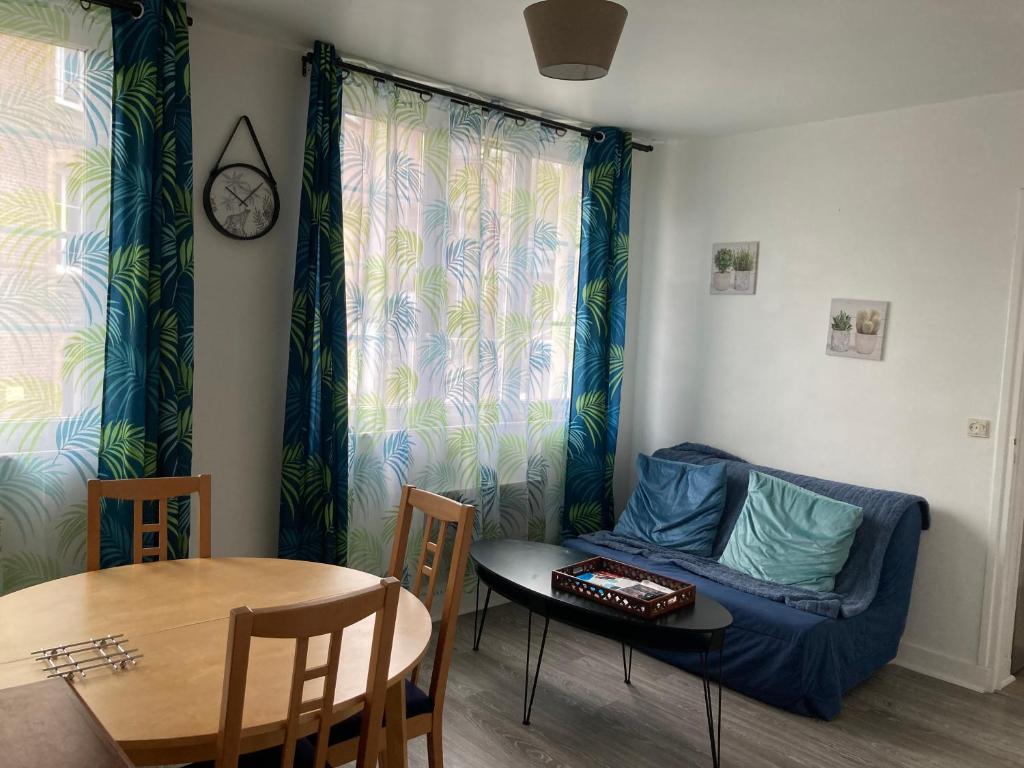 Rangiroa 56 Rue du Faubourg de la Barre, 76200 Dieppe