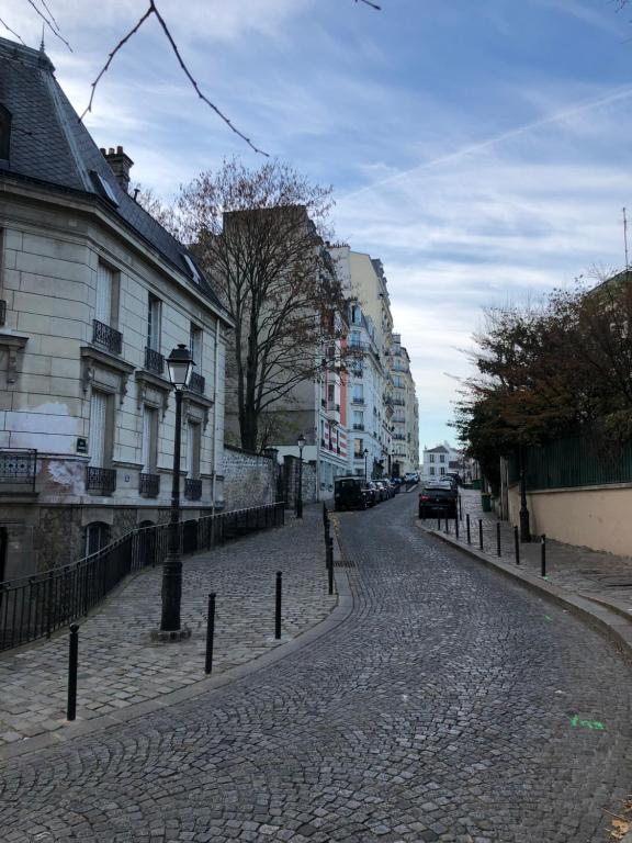 Appartement Rare appartement d'architecte en haut de Montmartre 12 Rue Girardon 75018 Paris