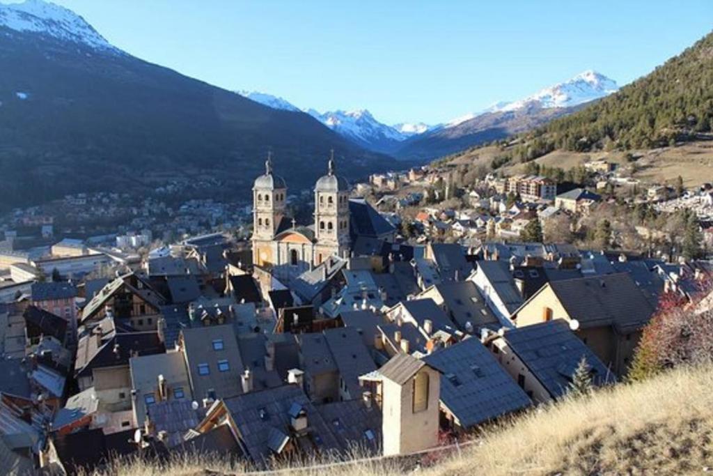 Rare pearl with an incredible view of all Briançon Rue du Pont d'Asfeld, 05100 Briançon