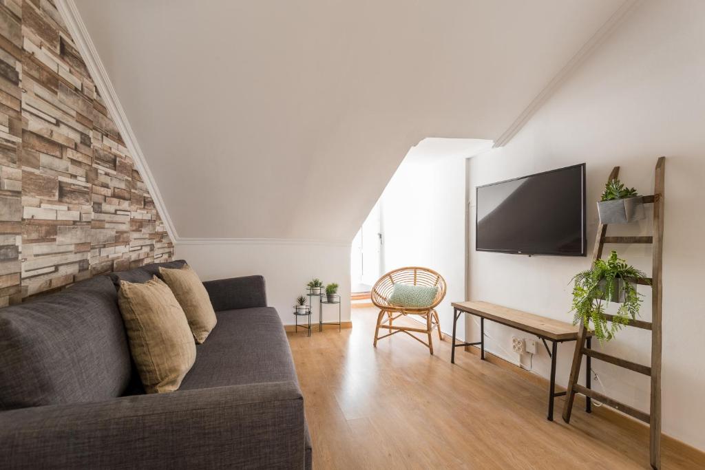 Rato Cozy 3BR w/balcony - by LU Holidays 23 Rua do Sol ao Rato 3, 1250-261 Lisbonne