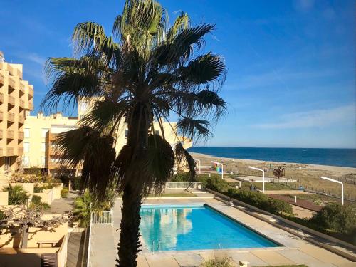 RAVISSANT APPARTEMENT PISCINE VUE MER 240° WIFI PARKING GRATUIT