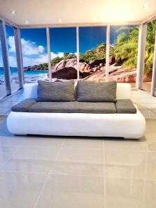 RAVISSANT APPARTEMENT PISCINE VUE MER 240° WIFI PARKING GRATUIT