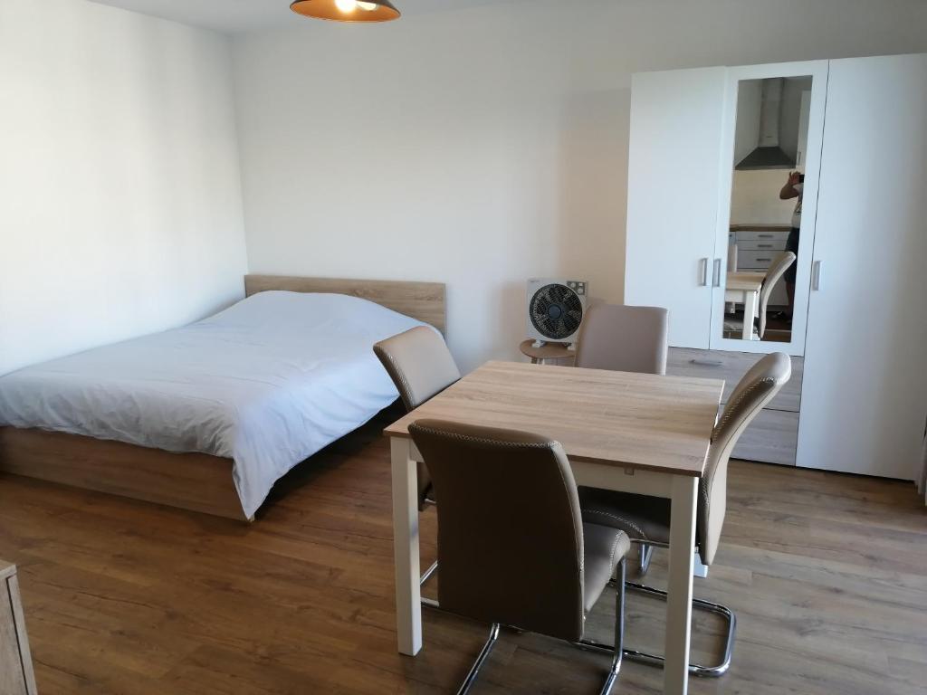 Appartement Ravissant studio proche de la Loire 12 Rue des Charrières 45000 Orléans