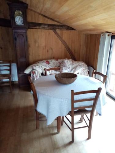Ravissante suite avec jardin en bord de ruisseau
