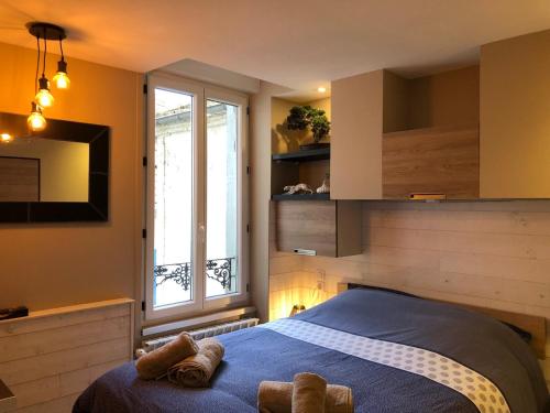 RDC 1 - Chambre meublée au cœur du centre ville de Montluçon - WIFI et NETFLIX