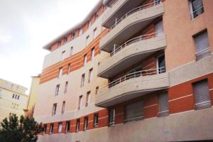 RDP Carré d'or, flat and night Parking, free from 6PM till 11AM, and Sunday all day