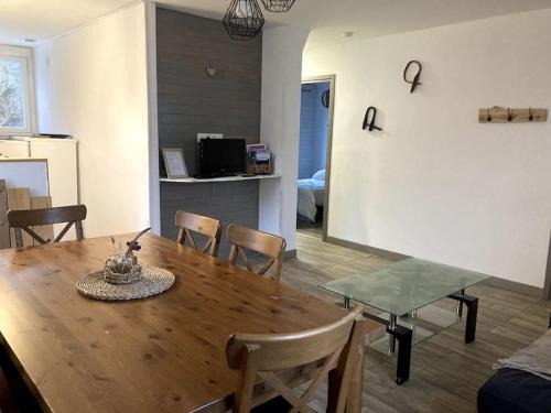 Appartement Appartement Rebouc https://goo.gl/maps/RBa2dzEb59aX6B4g7 4001 route de la vallée Hèches