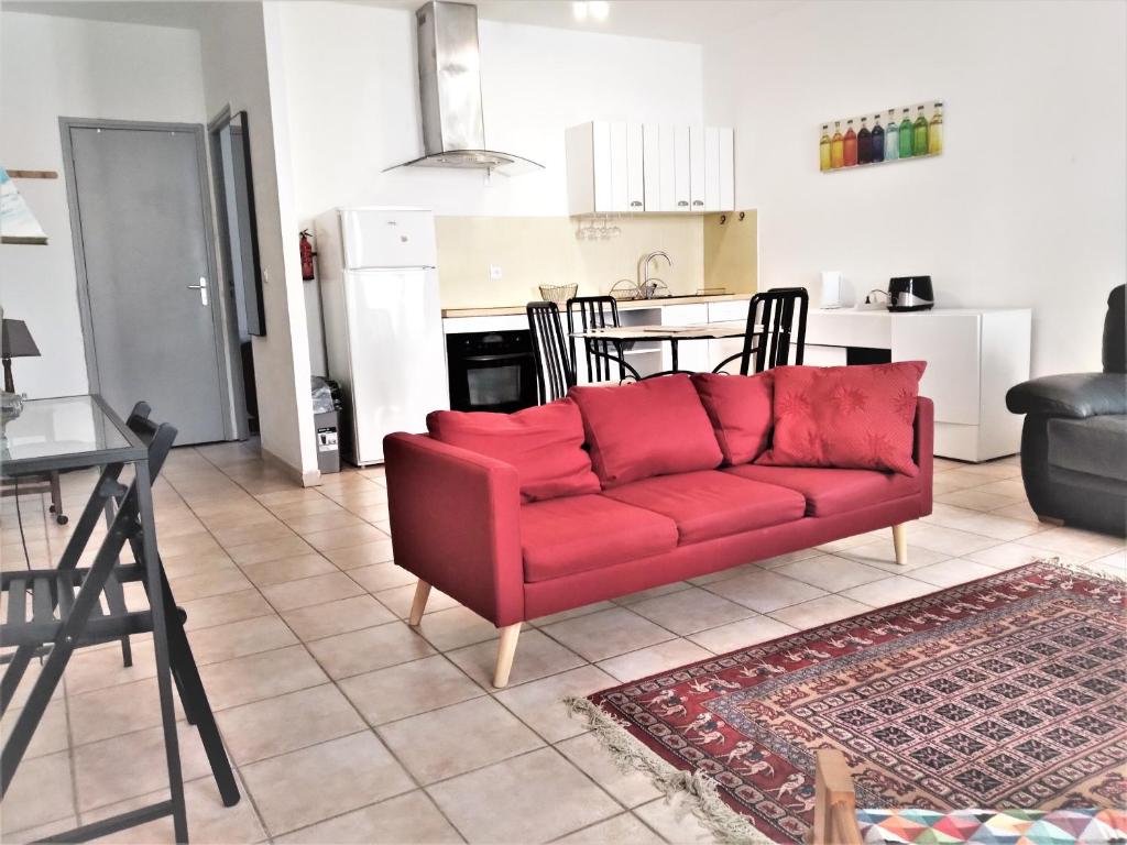 Appartement Reboul 3-T3-balcon-Garage privé optionnel-Centre historique & plages à 21km ! Appartement n°3, 1er étage, 9 Rue Henri Reboul 34120 Pézenas