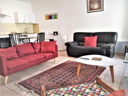 Reboul 3-T3-balcon-Garage privé optionnel-Centre historique & plages à 21km !