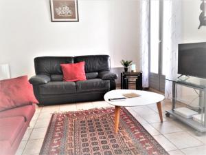 Appartement Reboul 3-T3-balcon-Garage privé optionnel-Centre historique & plages à 21km ! Appartement n°3, 1er étage, 9 Rue Henri Reboul 34120 Pézenas Languedoc-Roussillon