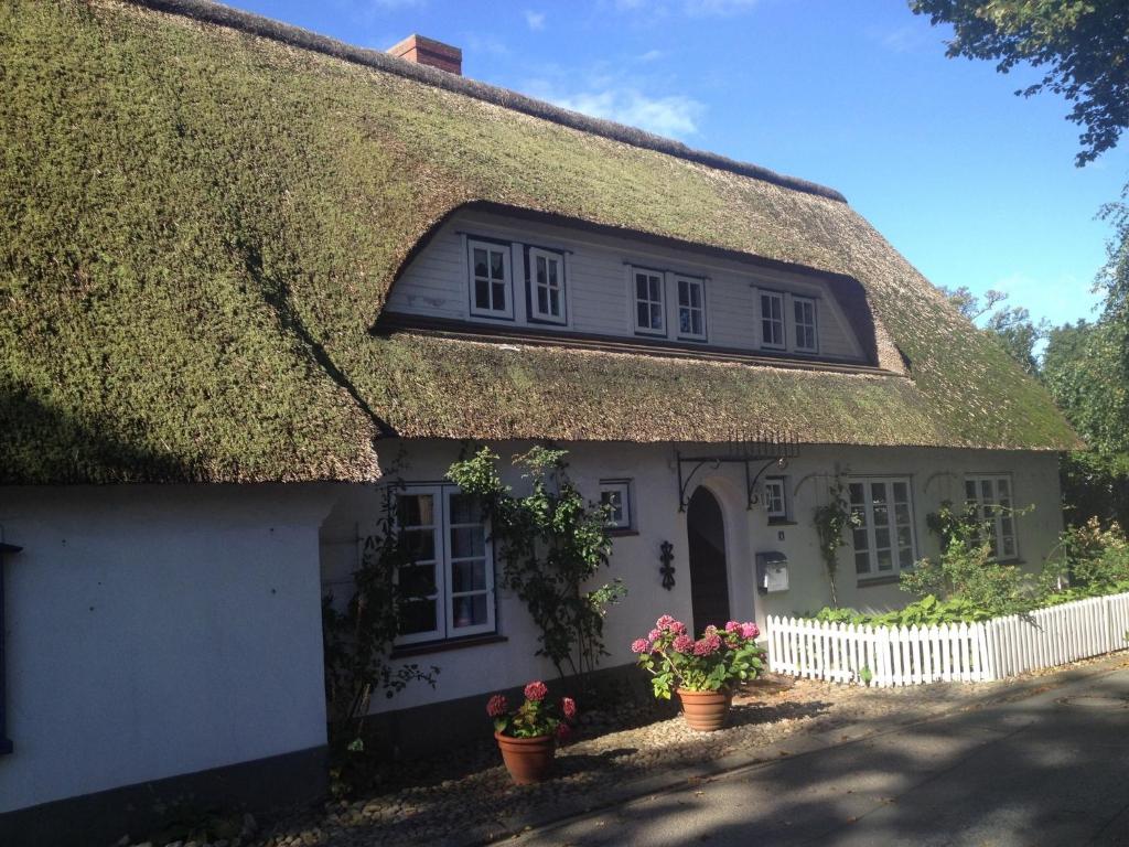 Reetstübchen Bernhard-Farwer-Straat 4, 25938 Nieblum